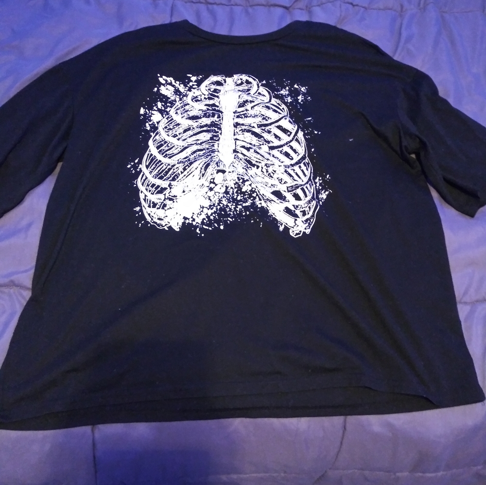 Black and white skeleton t-shirt